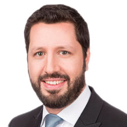 Me Harry Karavitis Auhtor Headshot Image