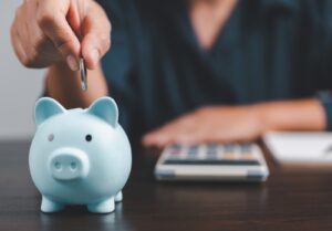 Surmonter la honte de ne pas assez économiser  