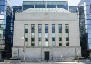 Le taux directeur reste à 2,25 %