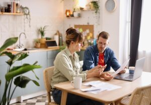 L’argent fait-il durer les couples ?
